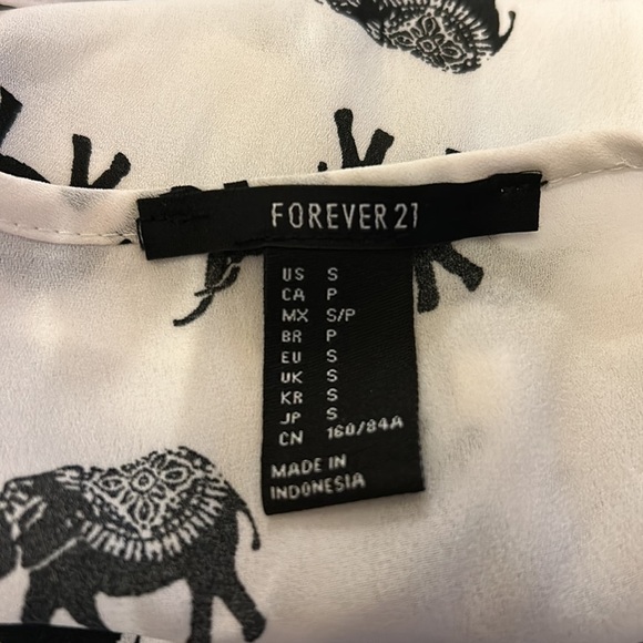 Forever 21 Sleeveless Blouse l SIZE S - Picture 5 of 5